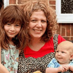 Lucy and her children Polly and Bessie.