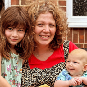 Lucy and her children Polly and Bessie.