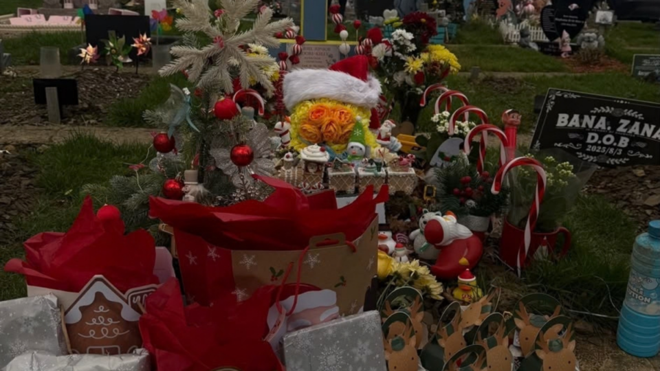 Samuel's grave decorated with Christmas decorations