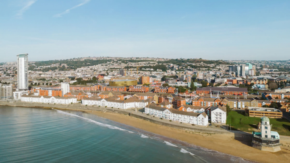 Landscape photo of Swansea's coastline